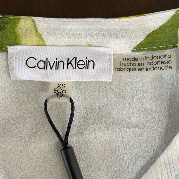Calvin Klein NWT blouse - Picture 8 of 9